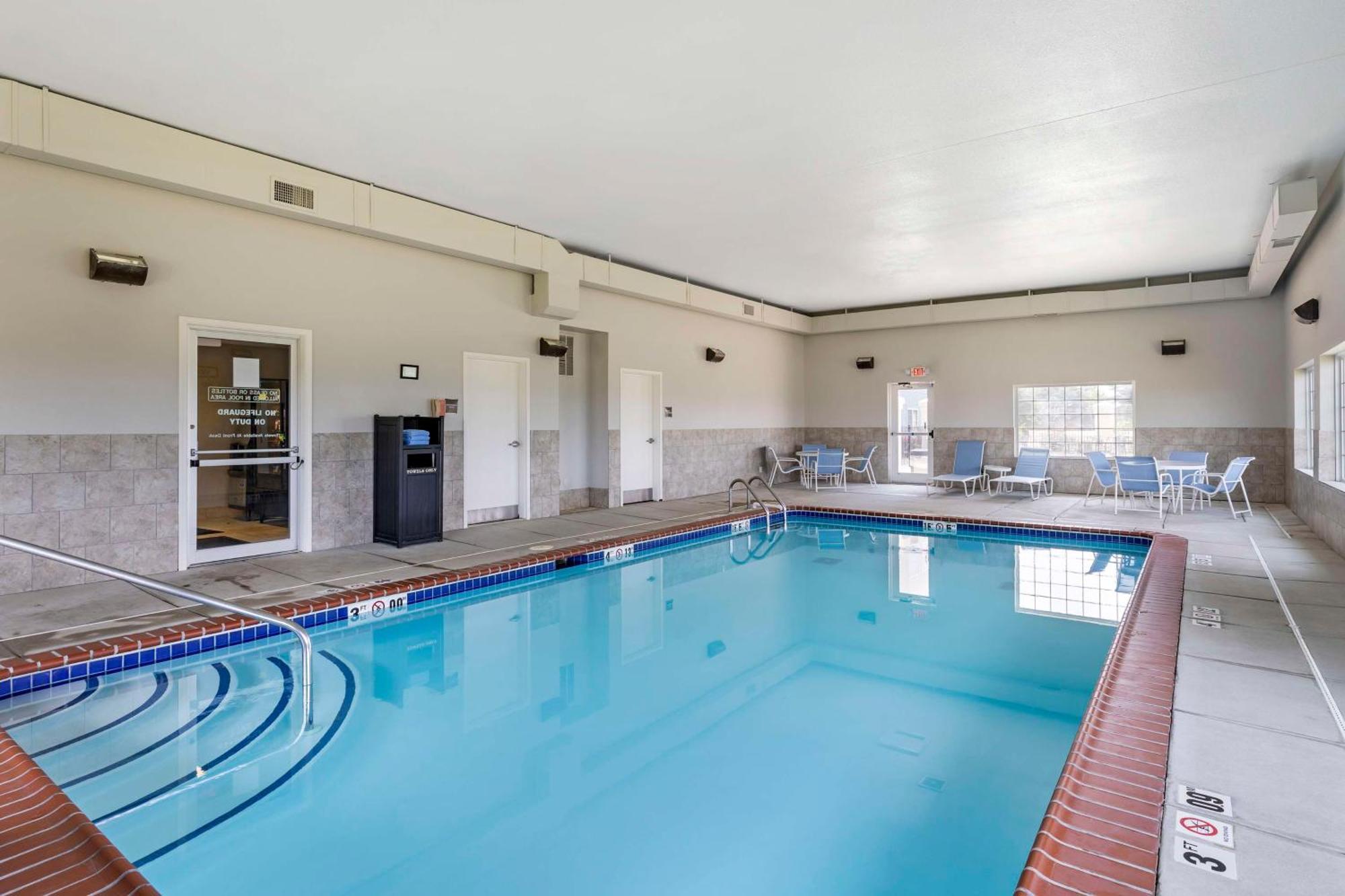 Best Western Plus Midamerica Hotel Mascoutah Exteriör bild